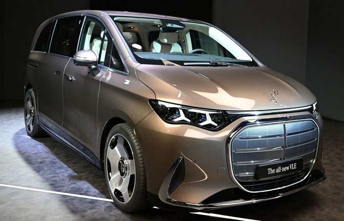 In der High-End-Variante kann derzeit nicht jeder Führerscheininhaber den Mercedes VLE fahren.<span class='image-autor'>Foto: Bernd Weißbrod/dpa</span>