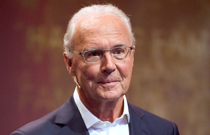 Franz Beckenbauer sieht auf dem rechten Auge nichts mehr. (Archivbild)<span class='image-autor'>Foto: dpa/Ina Fassbender</span>