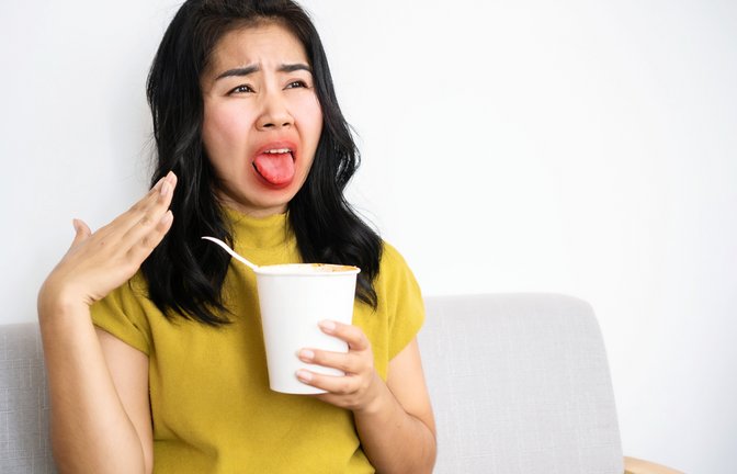 Eine verbrannte Zunge ist sehr lästig.<span class='image-autor'>Foto: Doucefleur / shutterstock.com</span>