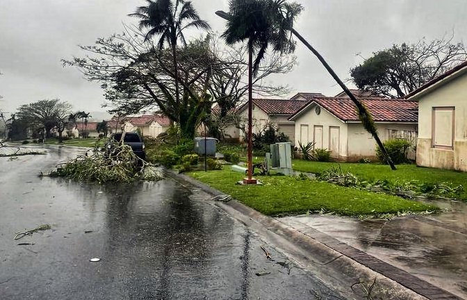 "Sinlaku" gilt mittlerweile als Supertaifun. Damit ist ein besonders starker und gefährlicher Sturm gemeint. (Archivbild)<span class='image-autor'>Foto: Adam Brown/U.S. Coast Guard via AP/dpa</span>