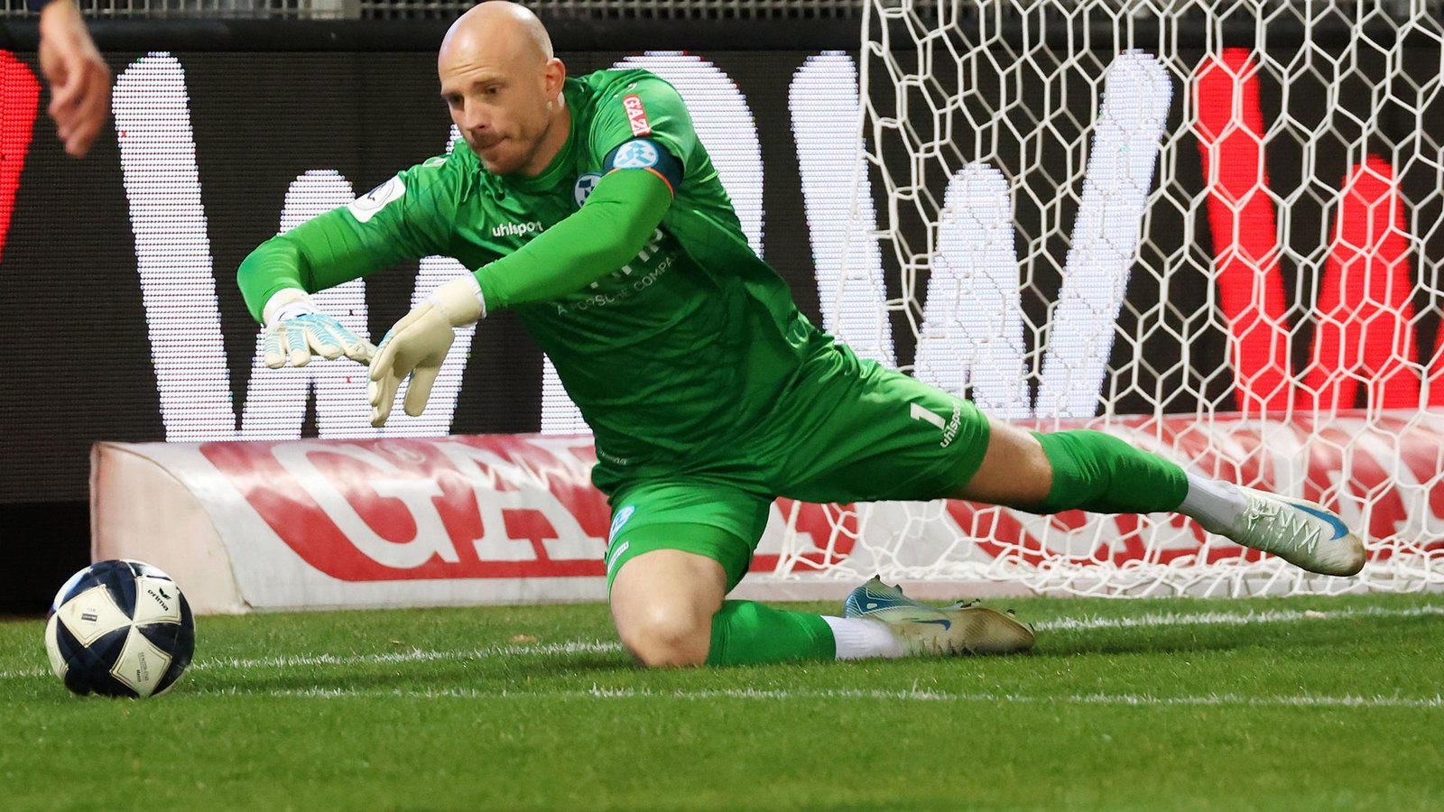 Felix Dornebusch und die Blauen hoffen auf den nächsten Sieg.Foto: Pressefoto Baumann Felix Dornebusch und die Blauen hoffen auf den nächsten Sieg.Foto: Pressefoto Baumann