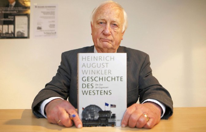 Winkler bei einer Lesung in Berlin<span class='image-autor'>Foto: imago/Gerhard Leber</span>