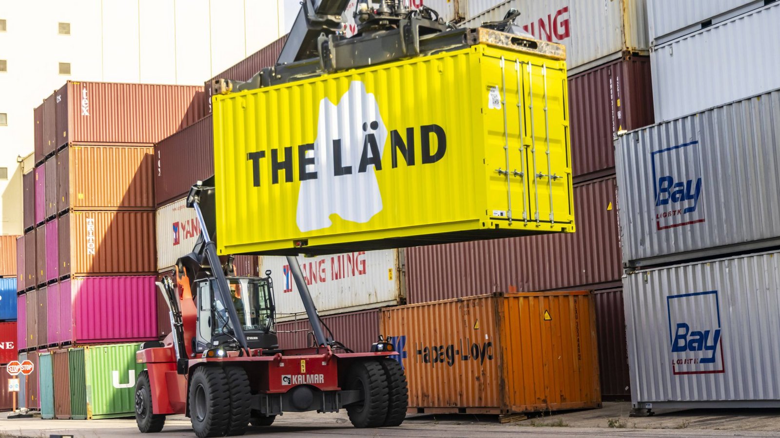 Der Onlineshop der Marketingkampagne „The Länd“ ist im Dezember Ziel eines Hackerangriffs geworden – und ist deshalb weiterhin offline. (Symbolbild)Foto: imago images/Arnulf Hettrich
