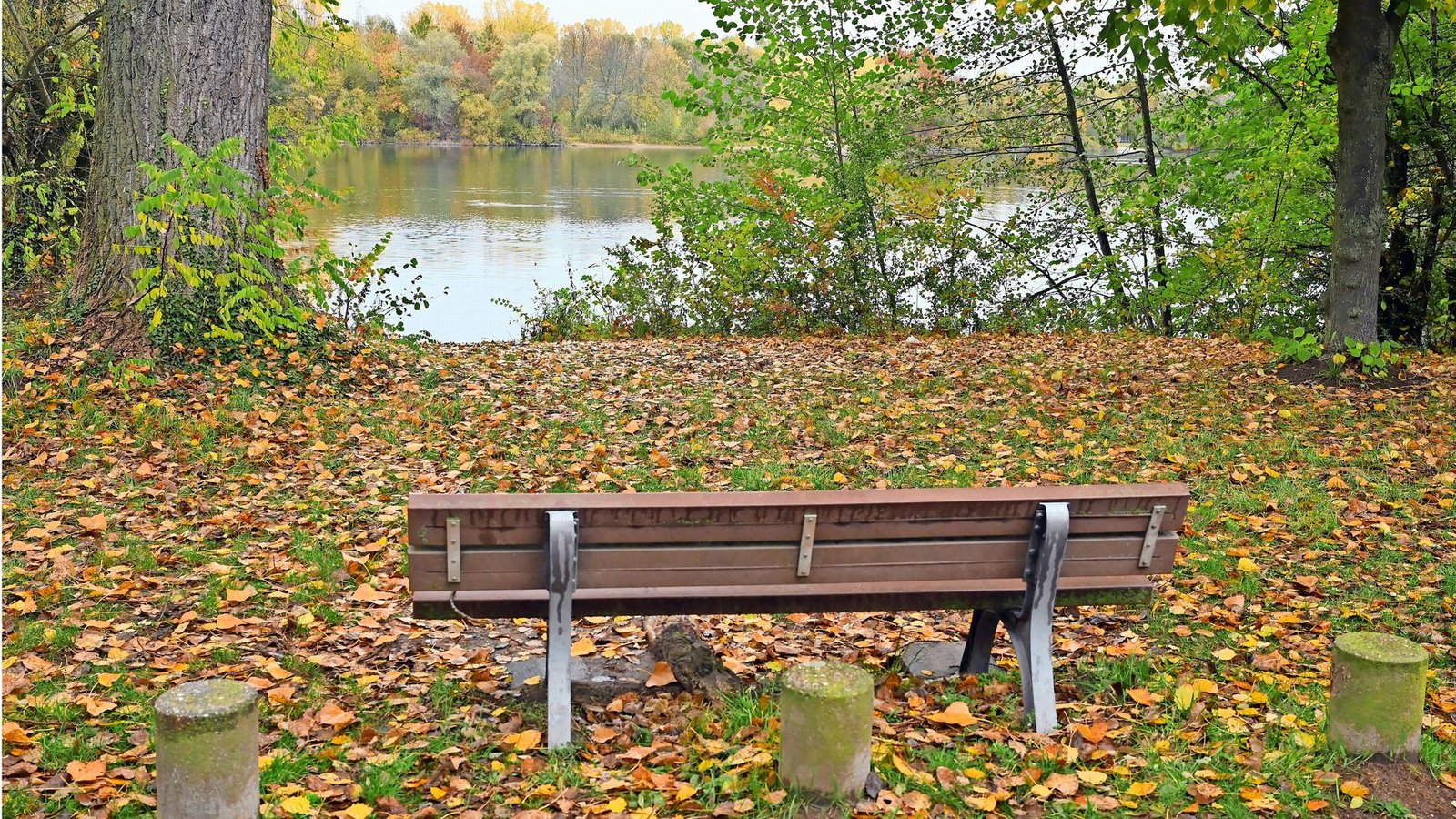 Ausflugsziel auch für Strafgefangene: Ein See in der Nähe von Germersheim in Rheinland-Pfalz. Dort entkam ein verurteilter Mörder im vergangenen Oktober.Foto: dpa/Uli Deck Ausflugsziel auch für Strafgefangene: Ein See in der Nähe von Germersheim in Rheinland-Pfalz. Dort entkam ein verurteilter Mörder im vergangenen Oktober.Foto: dpa/Uli Deck