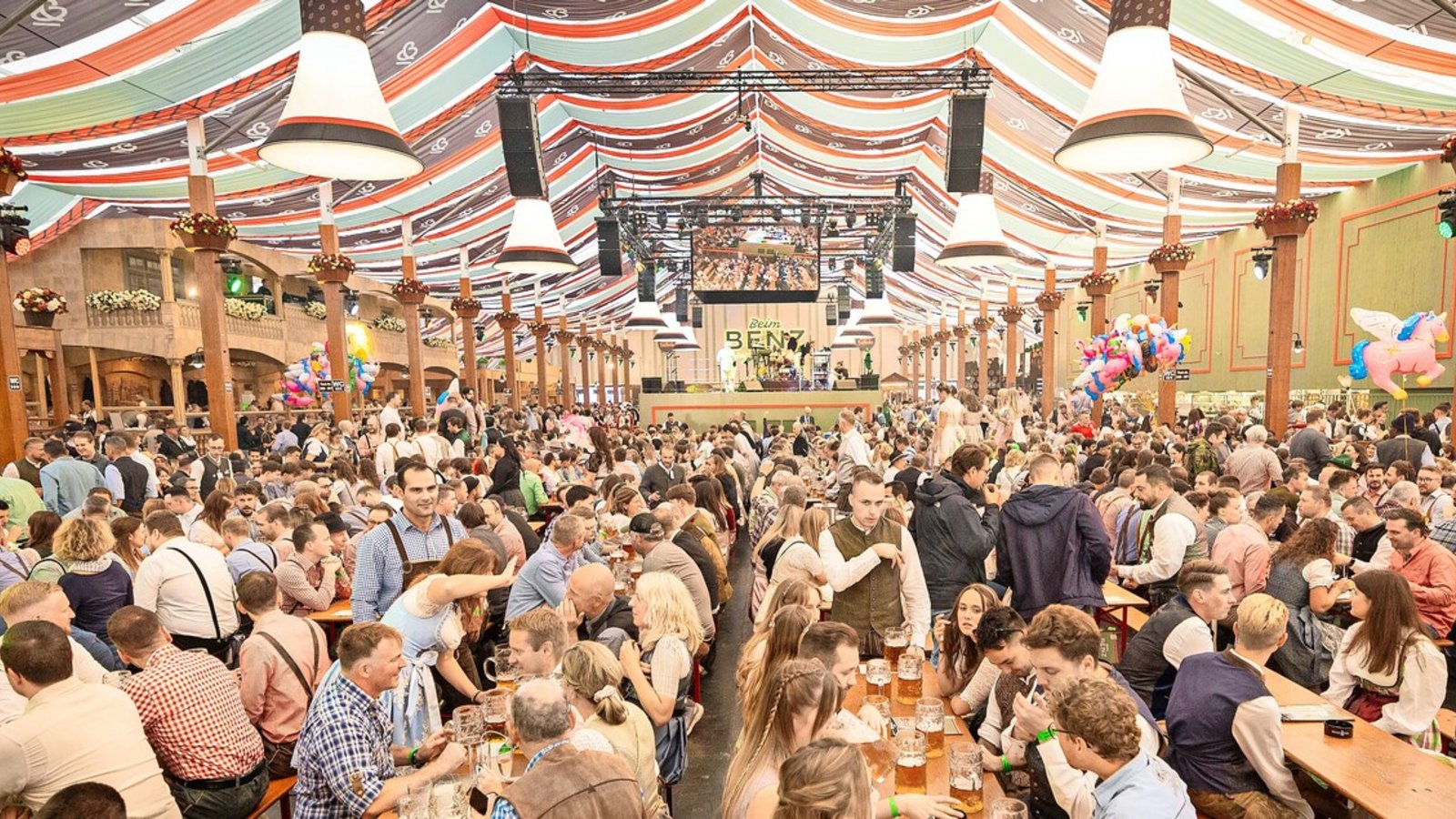 Für die Feste auf dem Wasen legt die Stadt eine sechsstellige Summe drauf.Foto: Lichtgut/Julian Rettig Für die Feste auf dem Wasen legt die Stadt eine sechsstellige Summe drauf.Foto: Lichtgut/Julian Rettig