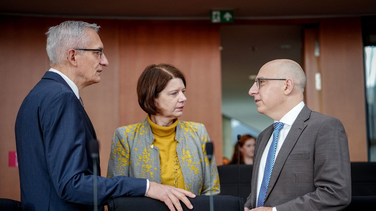 Die Chefs der deutschen Nachrichtendienste (von links): Martin Jäger (BND), Martina Rosenberg (Militärischer Abschirmdienst) und Sinan Selen (Bundesamt für Verfassungsschutz).Foto: Kay Nietfeld/dpa