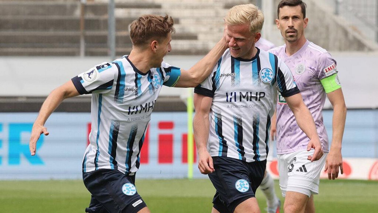 Nico Blank und Per Lockl wollen auch in Walldorf jubeln.Foto: IMAGO/Pressefoto Baumann