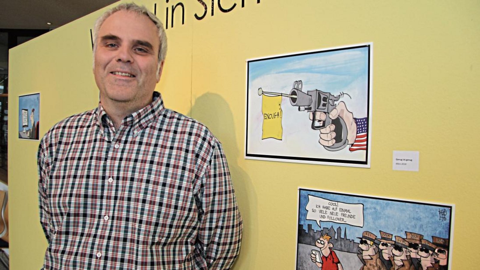 Kostas Koufogiorgos hat für die Ausstellung 60 seiner persönlichen Lieblingskarikaturen ausgewählt. Fotos: Banholzer Kostas Koufogiorgos hat für die Ausstellung 60 seiner persönlichen Lieblingskarikaturen ausgewählt. Fotos: Banholzer