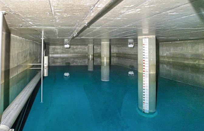Blick in den Wasserhochbehälter im Heinzenberger Weg in Kleinsachsenheim. Pro Kopf werden rund 140 Liter Wasser im Jahr verbraucht, Tendenz steigend.  Foto: Bürkle