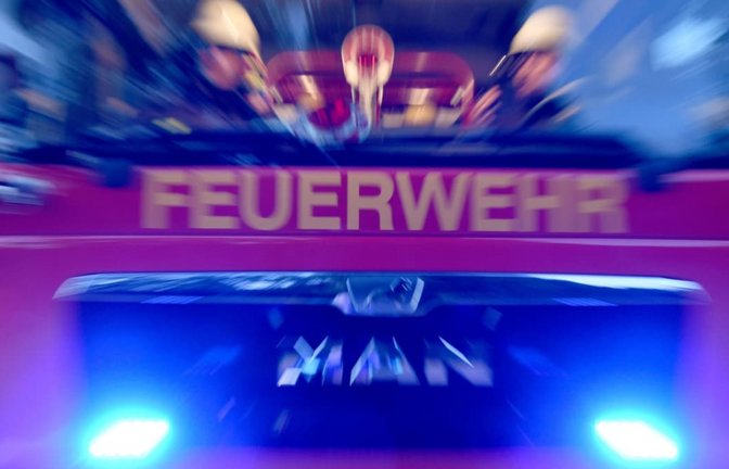 Die Feuerwehr musste in der Nacht auf Montag einen Brand in einer Wohnung in Vaihingen löschen. (Symbolbild)<span class='image-autor'>Carsten Rehder/dpa</span>