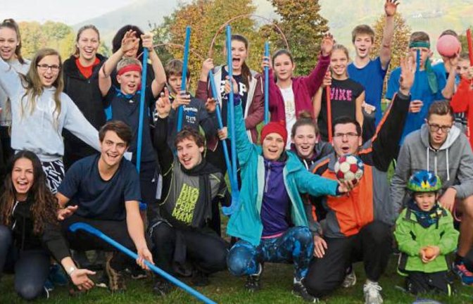 Gut gelaunt strahlen die Freizeitteilnehmer in Untersteinbach um die Wette.  Foto: p