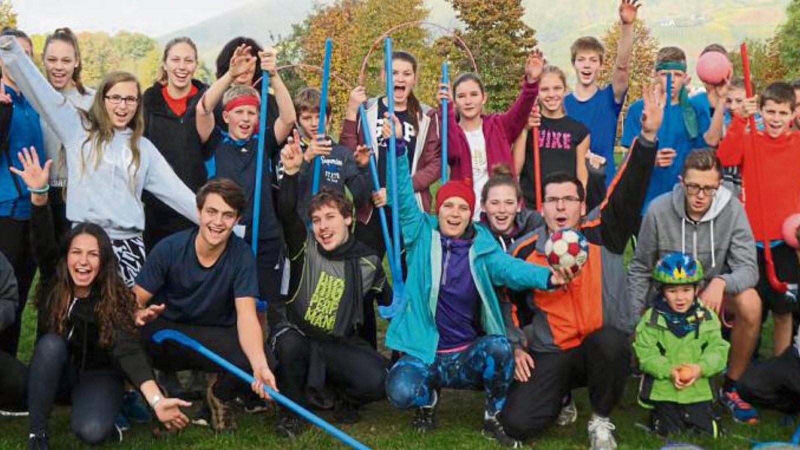 Gut gelaunt strahlen die Freizeitteilnehmer in Untersteinbach um die Wette. Foto: p Gut gelaunt strahlen die Freizeitteilnehmer in Untersteinbach um die Wette. Foto: p