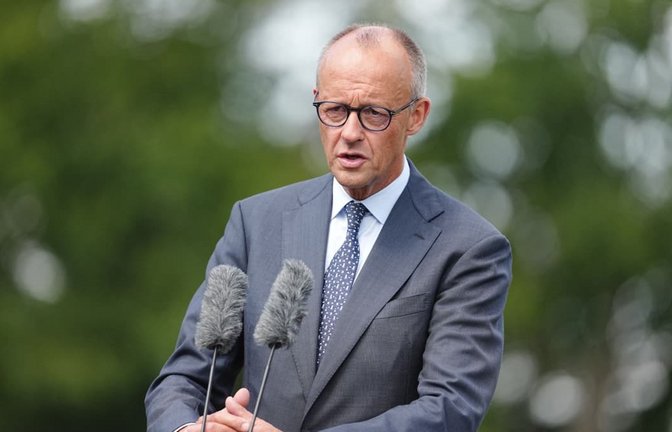 Bei der Klausurtagung auf Schloss Neuhardenberg sprach Bundeskanzler Friedrich Merz (CDU) mit seinem Kabinett auch über Klimaschutz und Klimaanpassung.<span class='image-autor'>Kay Nietfeld/dpa</span>