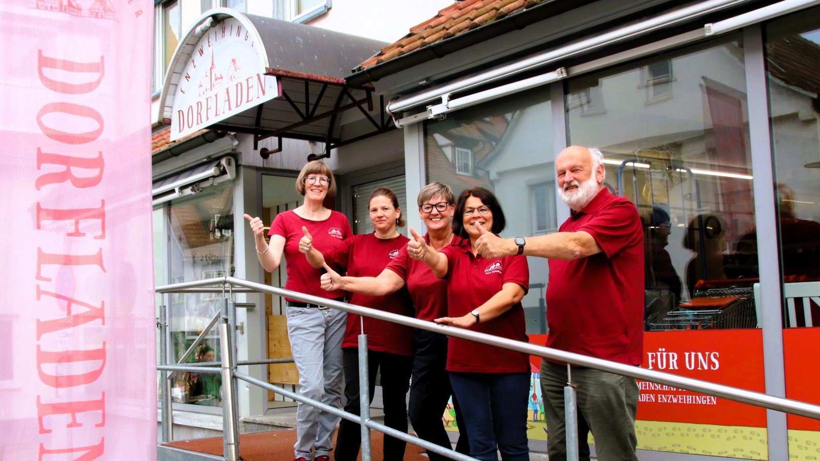 Das Team vom Enzweihinger Dorfladen zusammen mit Geschäftsführer Wilfried Breit (von links): Vera Schmidt, Melanie Boock, Sybille Zeibeq und Petra Schneider. Foto: Arning Das Team vom Enzweihinger Dorfladen zusammen mit Geschäftsführer Wilfried Breit (von links): Vera Schmidt, Melanie Boock, Sybille Zeibeq und Petra Schneider. Foto: Arning