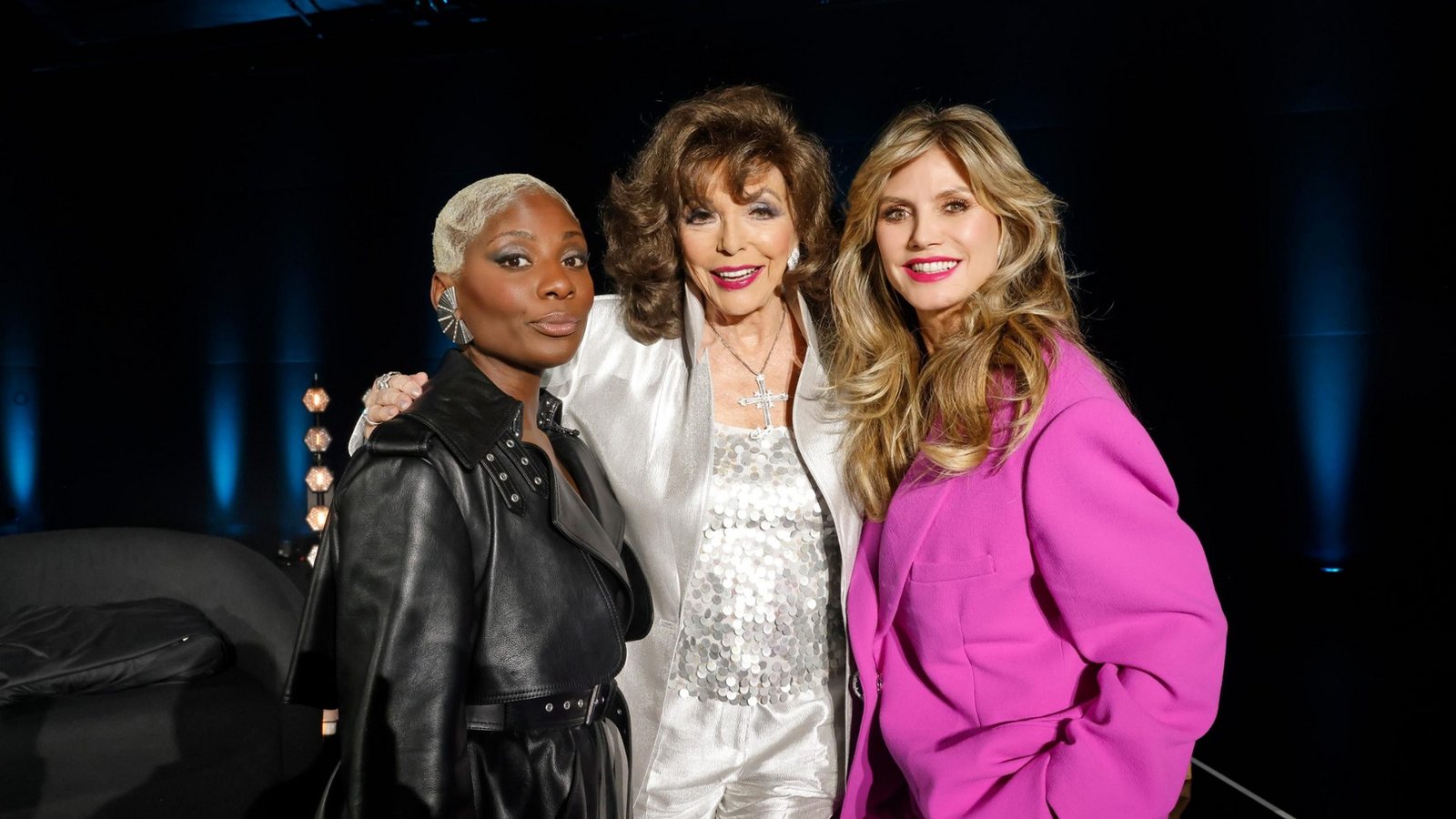 Die Gastjuroren in Folge 14: Nikeata Thompson (links) und Joan Collins (rechts). Aber wer musste die Show verlassen?Foto: ProSieben / Sven Doornkaat Die Gastjuroren in Folge 14: Nikeata Thompson (links) und Joan Collins (rechts). Aber wer musste die Show verlassen?Foto: ProSieben / Sven Doornkaat
