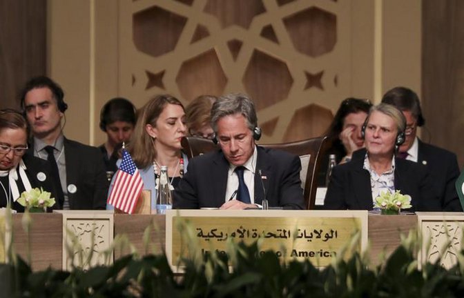 US-Außenminister Antony Blinken (M) nahm diese Woche in Jordanien  an der Konferenz „Call for Action: Dringende humanitäre Hilfe für Gaza“ teil<span class='image-autor'>Foto: dpa/Alaa Al Sukhni</span>
