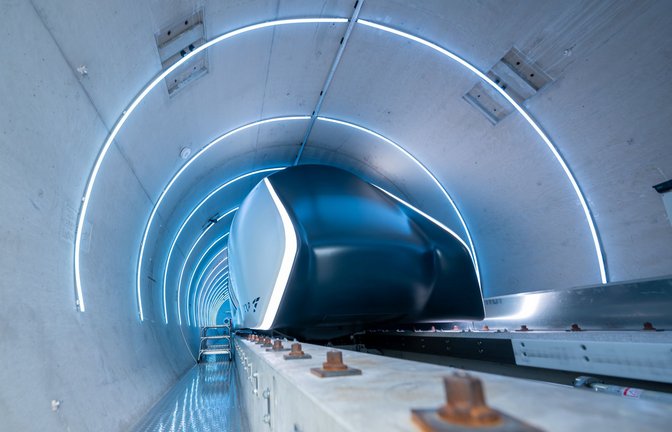 Rasen im Vakuum: Hyperloop-Teststrecke<span class='image-autor'>Foto: dpa/Peter Kneffel</span>