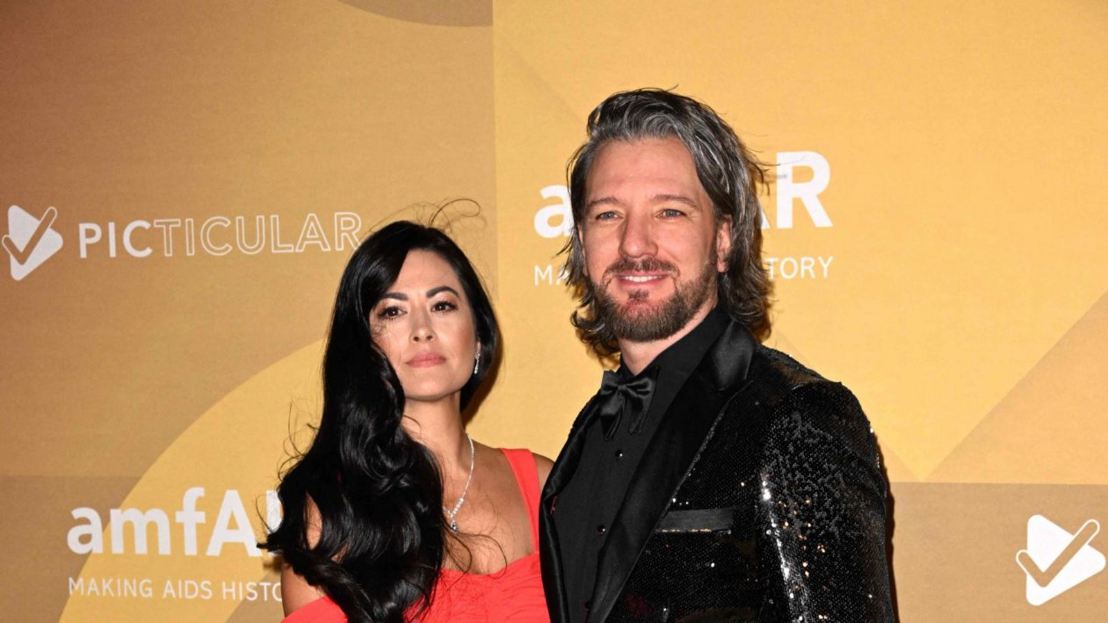 Der Frontsänger der ehemaligen Boygroup *NSYNC, JC Chasez, zusammen mit Freundin Jennifer HuYoung.Foto: AFP/ROBYN BECK Der Frontsänger der ehemaligen Boygroup *NSYNC, JC Chasez, zusammen mit Freundin Jennifer HuYoung.Foto: AFP/ROBYN BECK