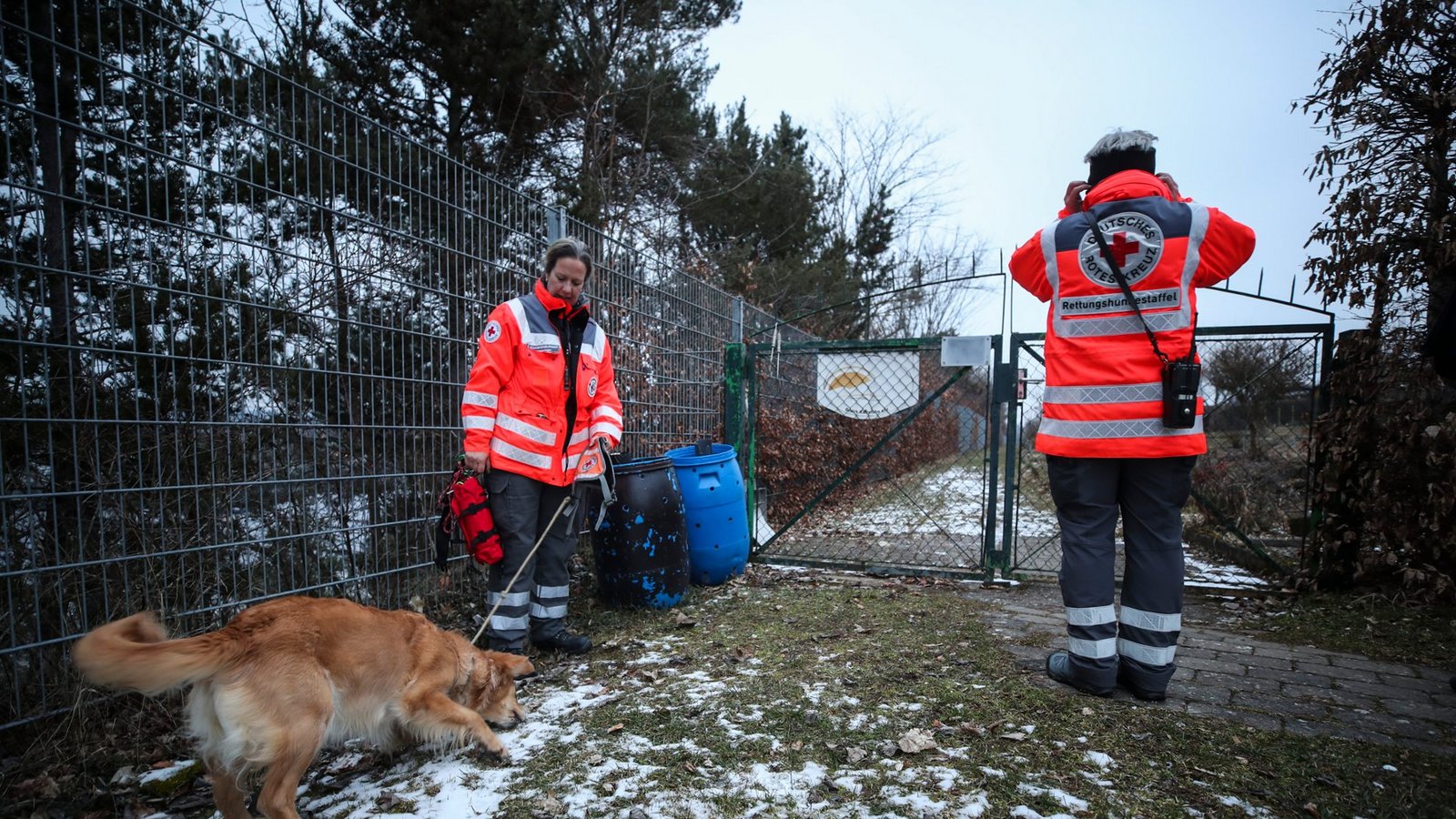Unter anderem der Schrebergarten östlich des SVS-Geländes wurde überprüft.Foto: Marc Eich Unter anderem der Schrebergarten östlich des SVS-Geländes wurde überprüft.Foto: Marc Eich