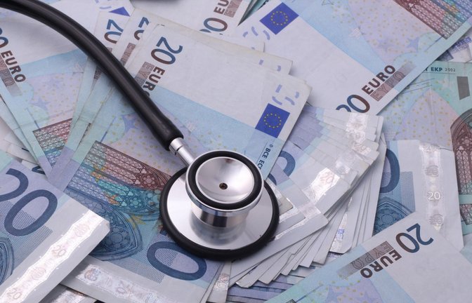 Der Zusatzbeitrag der Krankenkassen steigt seit 2015 immer weiter.<span class='image-autor'>Foto: picture alliance/dpa/CLARK/Clark Germany GmbH</span>