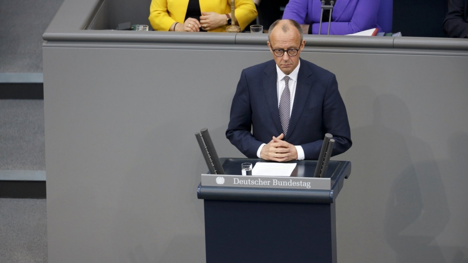 Die Debatte beginnt um 9:00 Uhr.Foto: Juergen Nowak / shuttestock.com Die Debatte beginnt um 9:00 Uhr.Foto: Juergen Nowak / shuttestock.com