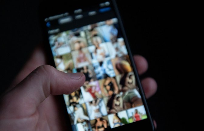 Im Netz und über Messengerdienste verbreiten sich kinderpornografischen Dateien rasant.<span class='image-autor'>Foto: dpa/Silas Stein</span>