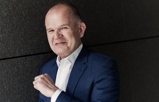 Dirigent François-Xavier Roth hat mit seinem SWR Symphonieorchester viel vor.<span class='image-autor'>Foto: SWR/Wolf-Peter Steinheisser</span>