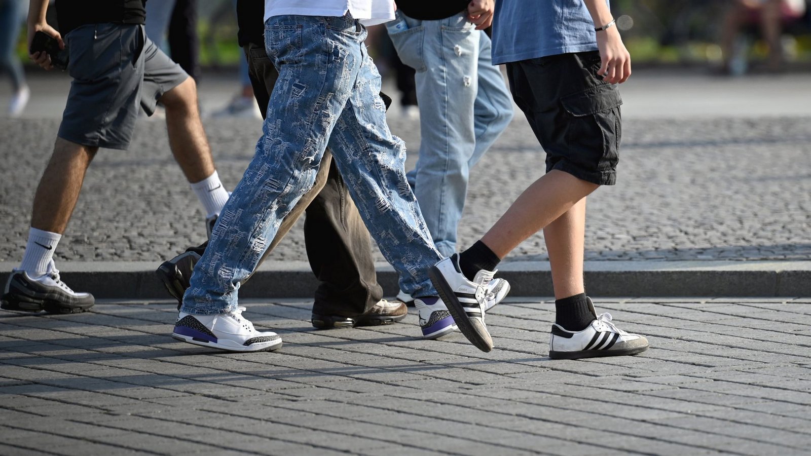 Junge Männer sind heute rechter als noch vor fünf Jahren – aber nicht unbedingt auf lange Sicht.Foto: dpa/Carla Benkö Junge Männer sind heute rechter als noch vor fünf Jahren – aber nicht unbedingt auf lange Sicht.Foto: dpa/Carla Benkö