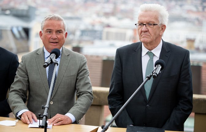 2021 verkünden Winfried Kretschmann (Grüne) und Thomas Strobl (CDU) die Neuauflage der grün-schwarzen Koalition.<span class='image-autor'>Foto: dpa/Christoph Schmidt</span>