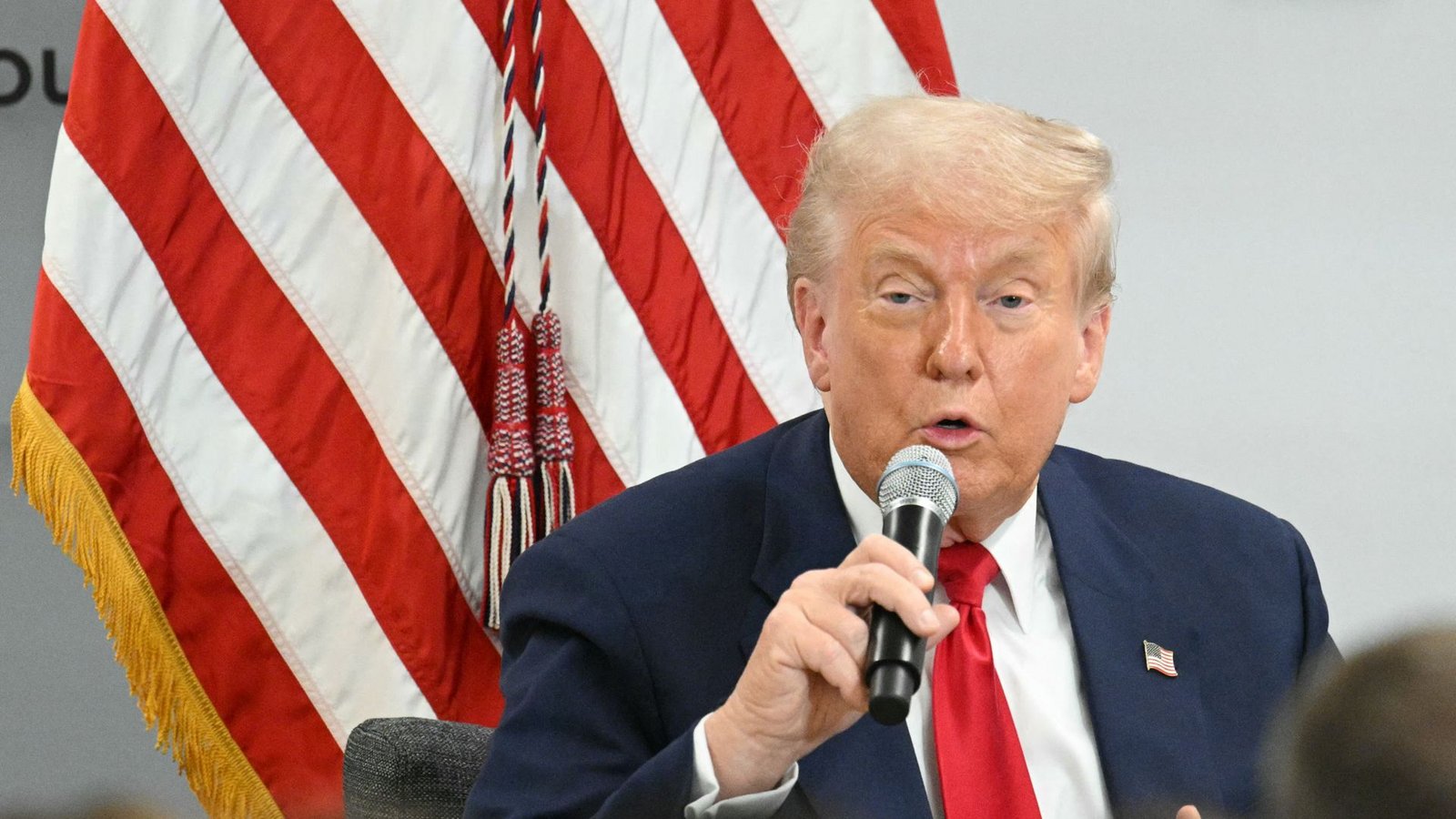Setzt im Ukraine-Konflikt nach allen Seiten Signale der Stärke: US-Präsident Donald TrumpFoto: AFP/Mandel Ngan