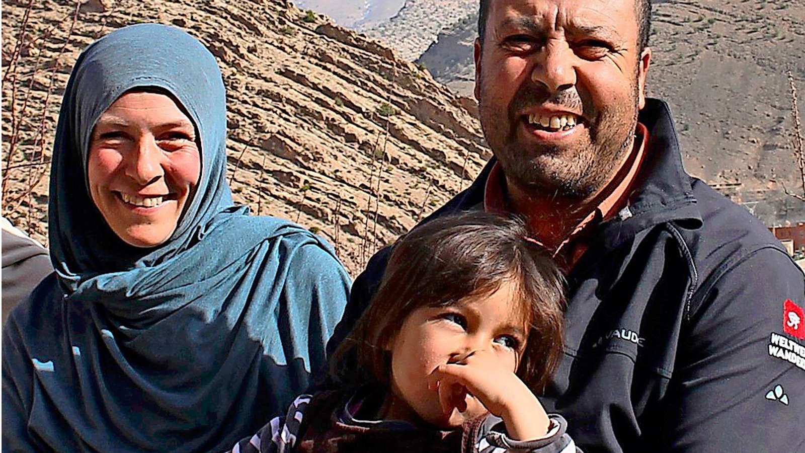 Stefanie Tapal-Mouzon und Haddou Mouzon mit ihrem jüngsten Kind, Tochter SafiyaStefanie Tapal-Mouzon und Haddou Mouzon mit ihrem jüngsten Kind, Tochter SafiyaFoto: Campus Vivante Stefanie Tapal-Mouzon und Haddou Mouzon mit ihrem jüngsten Kind, Tochter SafiyaStefanie Tapal-Mouzon und Haddou Mouzon mit ihrem jüngsten Kind, Tochter SafiyaFoto: Campus Vivante