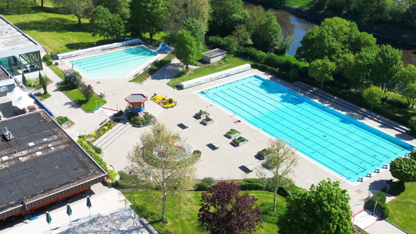 Statt der bisher zwei könnte es zukünftig nur noch ein in verschiedene Bereiche unterteiltes Becken im Vaihinger Freibad geben. Das in den 1970er Jahren gebaute Schwimmbad entspricht konzeptionell und energetisch nicht mehr modernen Ansprüchen. Archivfoto: Küppers/VKZ Statt der bisher zwei könnte es zukünftig nur noch ein in verschiedene Bereiche unterteiltes Becken im Vaihinger Freibad geben. Das in den 1970er Jahren gebaute Schwimmbad entspricht konzeptionell und energetisch nicht mehr modernen Ansprüchen. Archivfoto: Küppers/VKZ