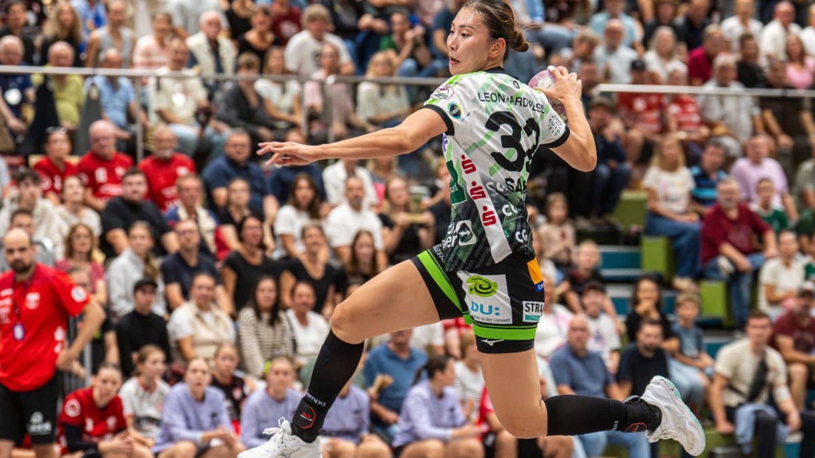 Spielmacherin Haruno Sasaki führte Regie und warf acht Tore für Frisch Auf Göppingen in Nürtingen.IMAGO/Eibner Spielmacherin Haruno Sasaki führte Regie und warf acht Tore für Frisch Auf Göppingen in Nürtingen.IMAGO/Eibner