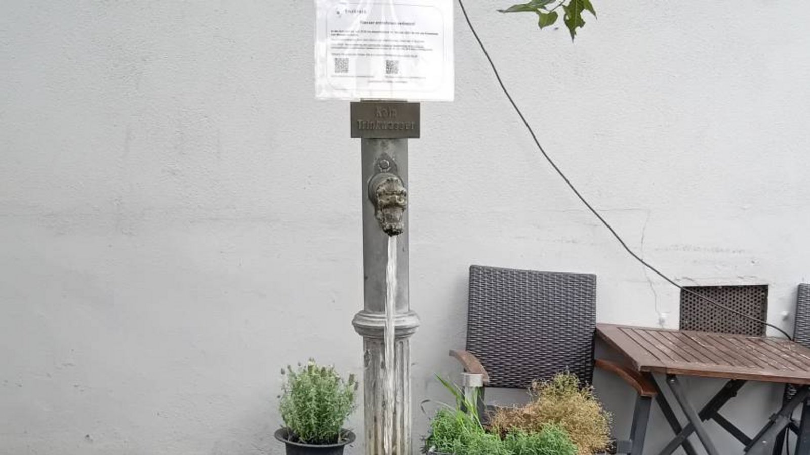 Wasserstopp im Enzkreis wird zum 15. Oktober 2026 wieder aufgehoben, dennoch sollte mit Wasser gespart werden. Im Bild: Laufbrunnen Mönsheim