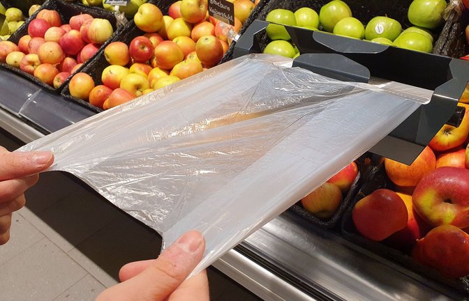 Bei Kaufland nicht mehr kostenlos seit Anfang des Jahres: Plastiktüten für Obst und Gemüse. (Symbolbild)<span class='image-autor'>Foto: imago images/Eibner/Fleig / Eibner-Pressefoto via www.imago-images.de</span>