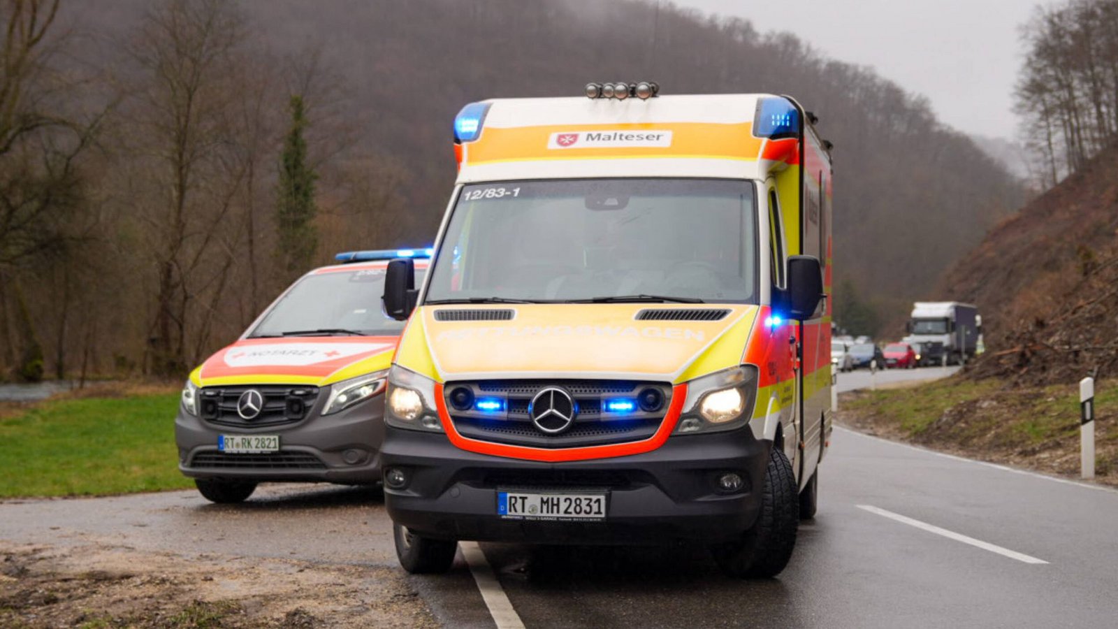 Der Rettungsdienst lieferte die Verletzten in eine nahe gelegene Klinik ein.Foto: 7aktuell.de/ 7aktuell