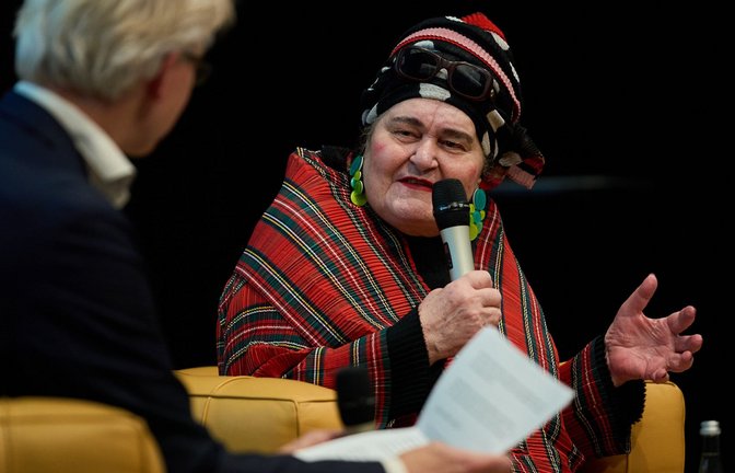Elvira Bach beim „Über Kunst“-Gespräch in der Staatsgalerie Stuttgart<span class='image-autor'>Foto: Steffen Schmid</span>