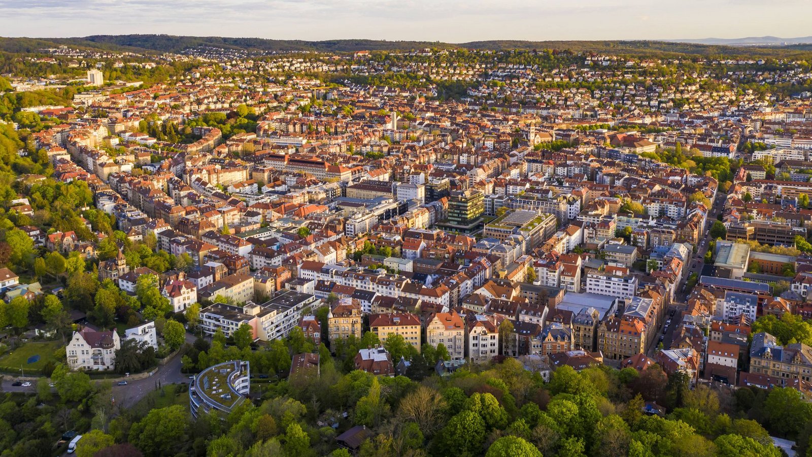 Vor allem in der Stuttgarter Innenstadt – wie hier im Westen – dominieren Mehrfamilienhäuser.Foto: Imago/Westend61/Werner Dieterich