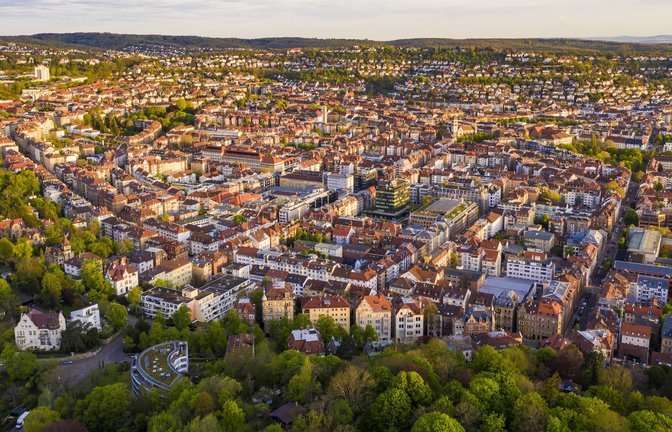 Vor allem in der Stuttgarter Innenstadt – wie hier im Westen – dominieren Mehrfamilienhäuser.<span class='image-autor'>Foto: Imago/Westend61/Werner Dieterich</span>