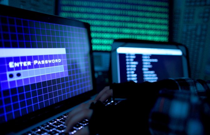 Cyberkriminalität ist zu einer massiven Bedrohung für Privatleute, Firmen und sogar die Polizei geworden.<span class='image-autor'>Foto: dpa/Oliver Berg</span>