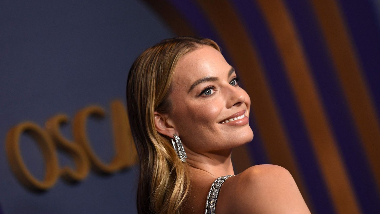 Auch viele Stars ließen sich die Gala am Dienstagabend nicht entgehen. Eine von ihnen war die „Barbie“-Darstellerin Margot Robbie.Foto: AFP/VALERIE MACON Auch viele Stars ließen sich die Gala am Dienstagabend nicht entgehen. Eine von ihnen war die „Barbie“-Darstellerin Margot Robbie.Foto: AFP/VALERIE MACON
