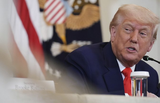 US-Präsident Donald Trump nimmt es mit der Wahrheit bisweilen nicht so genau und gilt als Feind der Wissenschaft. Nun will die EU davon profitieren.<span class='image-autor'>Foto: Jacquelyn Martin/AP/dpa</span>
