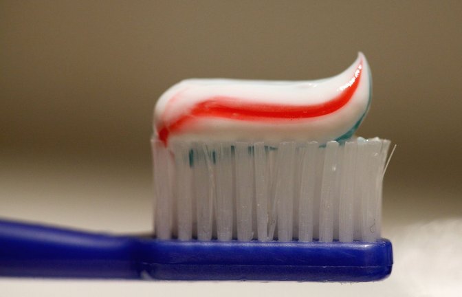 Viele Zahncremes sind bei der Untersuchung von  Öko-Test durchgefallen. (Symbolfoto)<span class='image-autor'>Foto: picture alliance / dpa/Daniel Karmann</span>