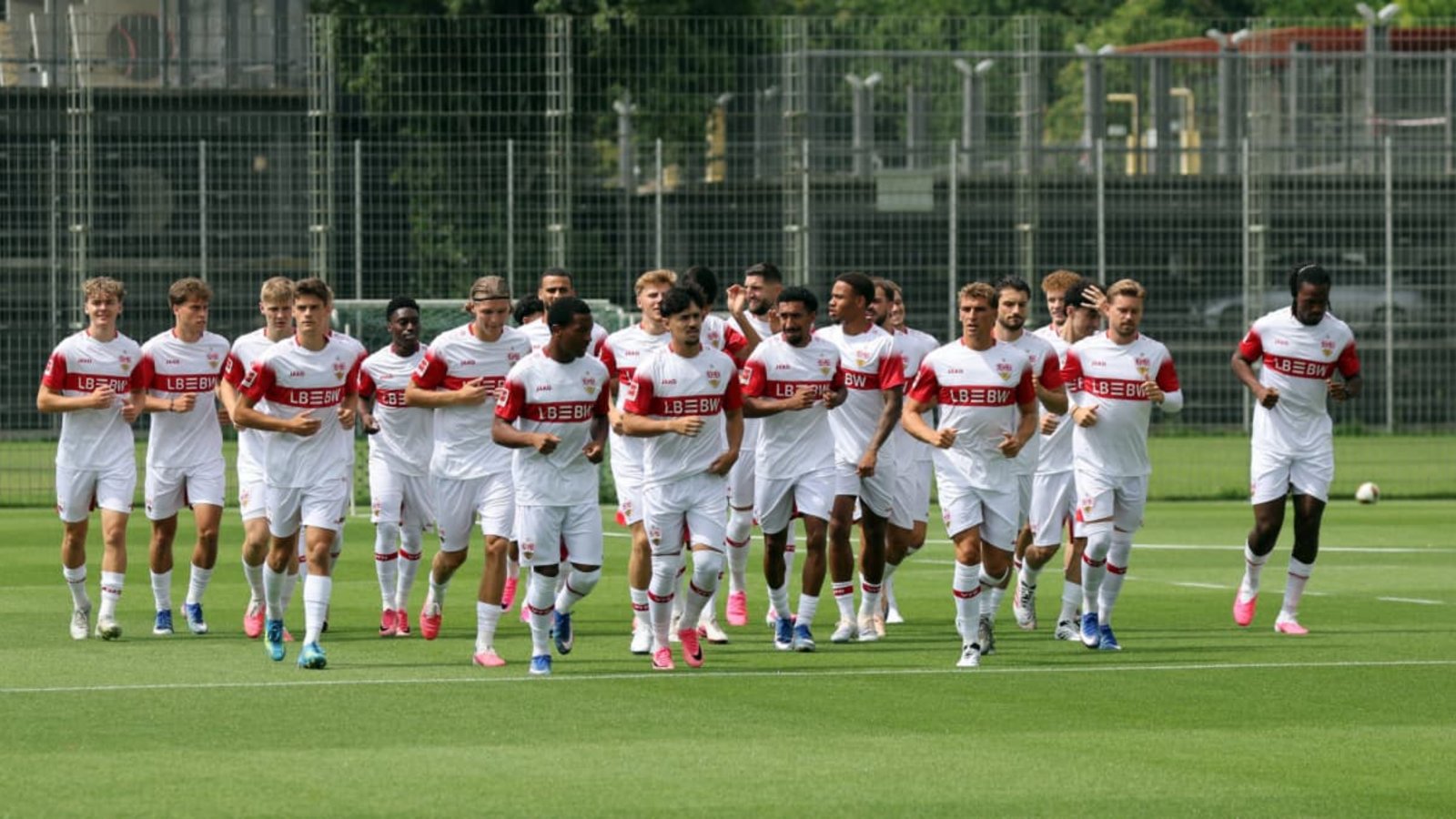 Aufgalopp beim VfB: Der Fußball-Bundesligist bereitet sich auf die neue Saison vor.IMAGO/Pressefoto Rudel/Robin Rudel Aufgalopp beim VfB: Der Fußball-Bundesligist bereitet sich auf die neue Saison vor.IMAGO/Pressefoto Rudel/Robin Rudel