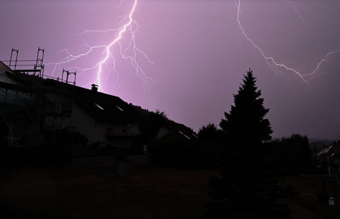 In Baden-Württemberg hat es in der Nacht auf Samstag wieder teilweise heftige Unwetter gegeben. (Symbolfoto)<span class='image-autor'>Silas Stein/dpa</span>