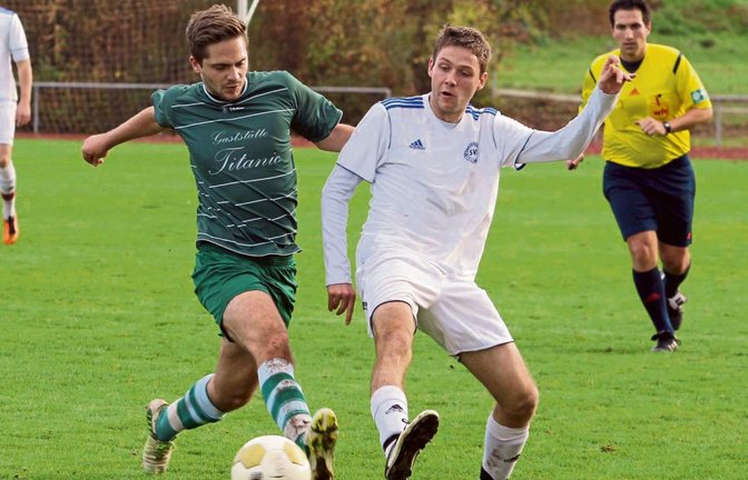 Sebastian Schüle (rechts) kam vor der Saison aus Oberriexingen und trägt seinen Teil zur guten Defensive des SV Illingen bei. Foto: Bürkle