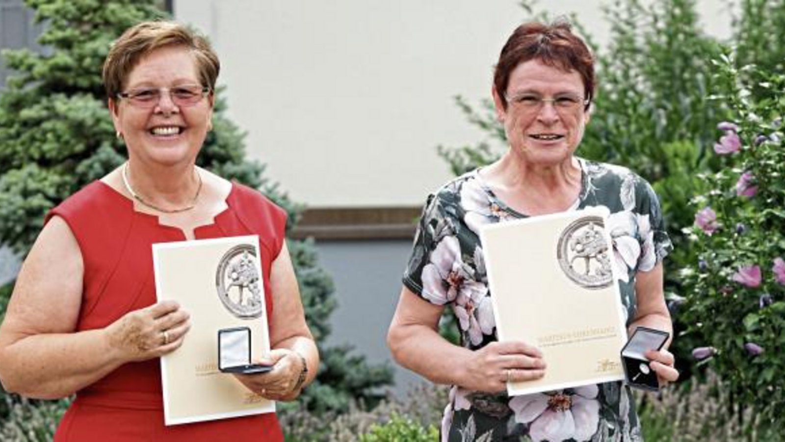 Für ihr Engagement wurden Annerose Zorn (links) und Katharina Ludwig ausgezeichnet. Foto: p Für ihr Engagement wurden Annerose Zorn (links) und Katharina Ludwig ausgezeichnet. Foto: p