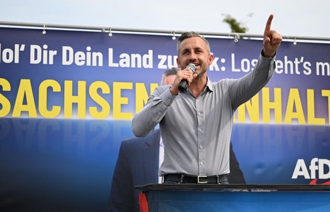 Der AfD-Spitzenkandidat für Sachsen-Anhalt, Ulrich Siegmund, wird im Wahlkampf fast wie ein Popstar behandelt.<span class='image-autor'>Hendrik Schmidt/dpa</span>