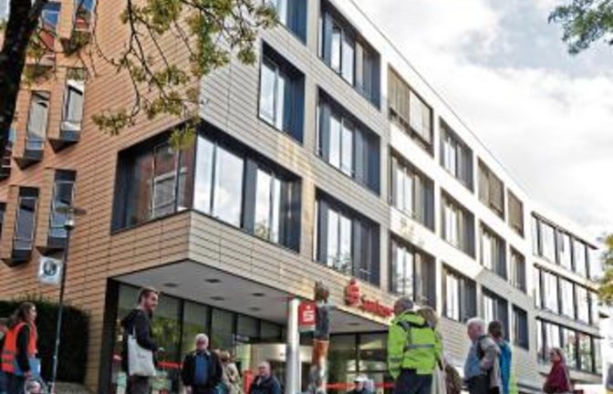 Wie kann man die Innenstadt so gestalten, dass mehr Fußgänger unterwegs sind? Diese Frage diskutieren Verwaltung, Planer und Bürger derzeit bei einem Fußverkehrs-Check in Mühlacker. Am Mittwoch gab es eine erste Begehung. sf
