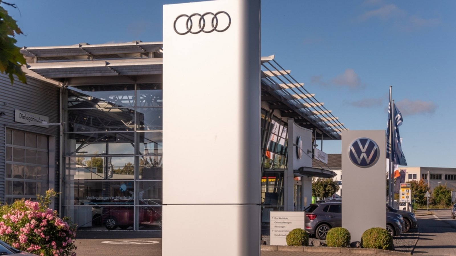 VW und Audi rufen Airbags zurück.Foto: Jokue-photography / shutterstock.com VW und Audi rufen Airbags zurück.Foto: Jokue-photography / shutterstock.com